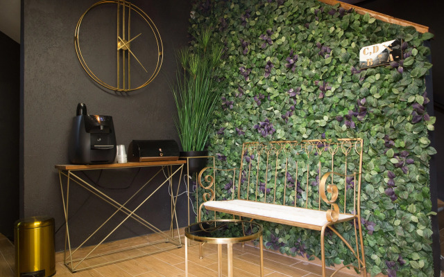 La Finca Luxury Suites Hotel