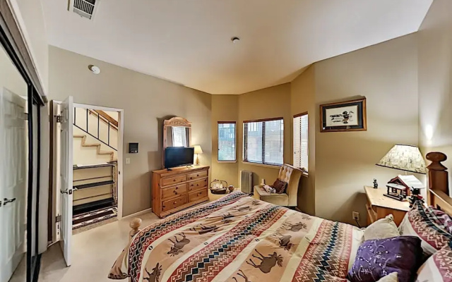 3980lk12 2 Bedroom Condo