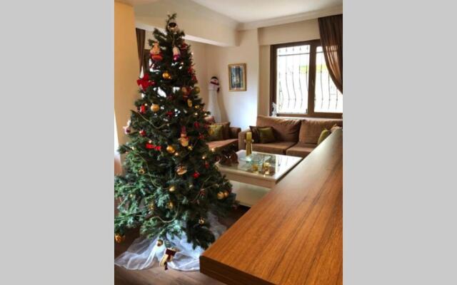 Comfy 3 Room House with Garden