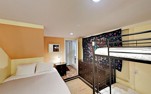 Huge Lake Travis - 4 Bedroom Home