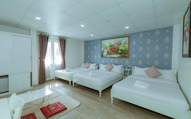Ken's Backpackers Hotel