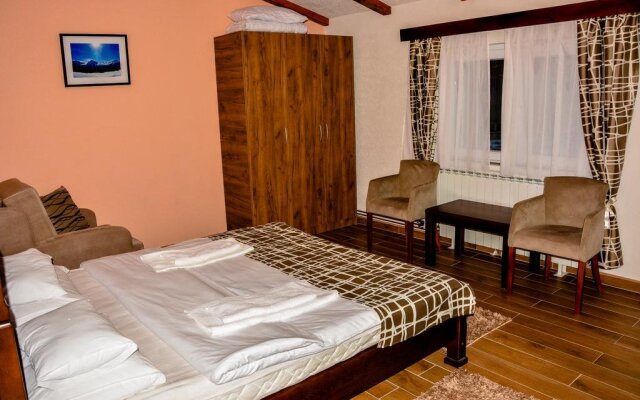 Zlatni Bor Hotel