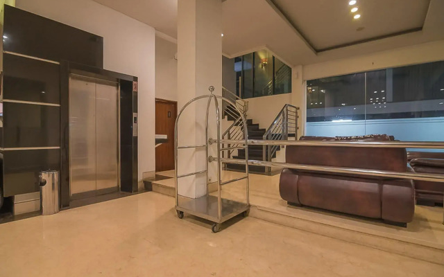 RedDoorz Premium near Paris Van Java Mall