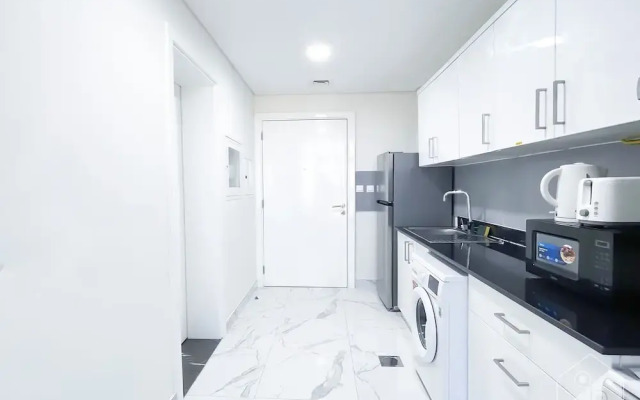 Spacious Studio With Balcony in AL Majan