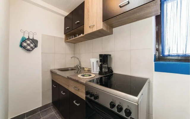 Awesome Home in Tar With Wifi and 3 Bedrooms