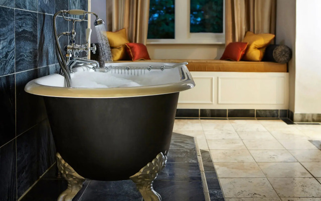 Alexander House And Utopia Spa