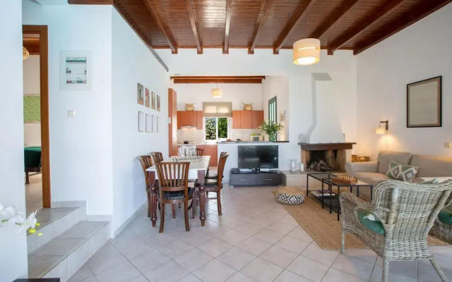 Luxury Villa With Stunning Views in Lefkada