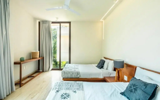 304 Contemporary Designer 3br Condo by StayPodio