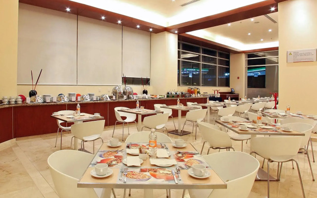 Hotel Opus Grand Toluca Aeropuerto