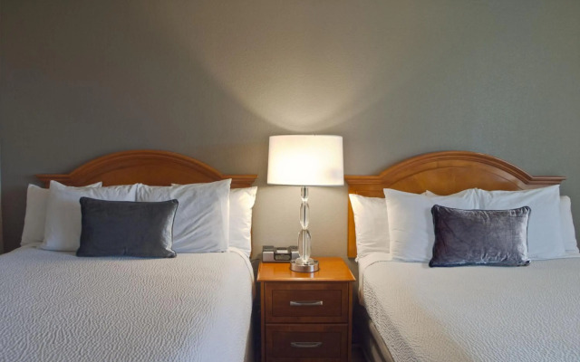 Inn At The Convention Center