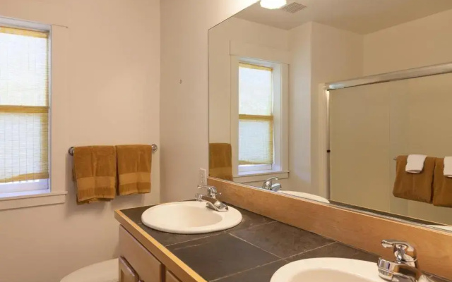 Venturi 2 Bedrooms 2.5 Bathrooms Townhouse