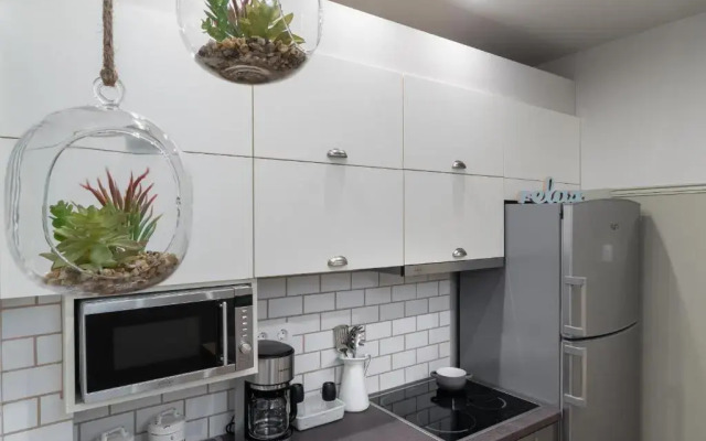 ?Bsolute Athens Viii