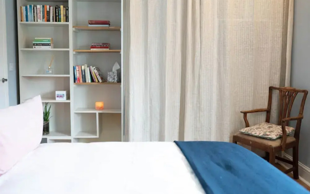 The Loft 2BR Duplex, Central & Parking
