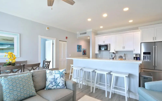 Bayview South 801 Eisenhower Dr. #6