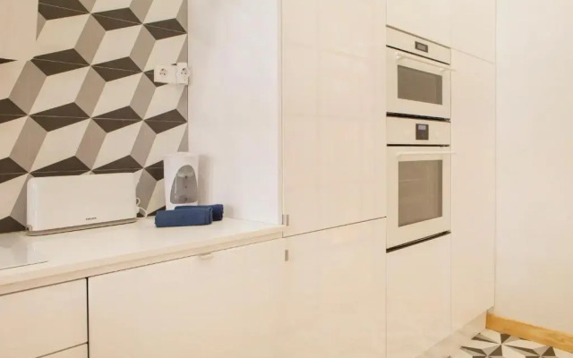 Charming Flat with Balconies Central Chiado District 2 Bedrooms & AC 19th Century Building