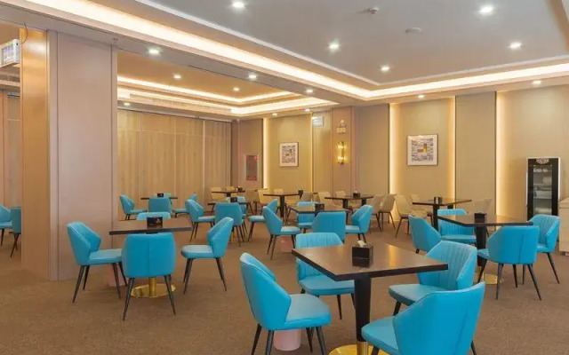 GreenTree Eastern Dali Railway Station Hotel