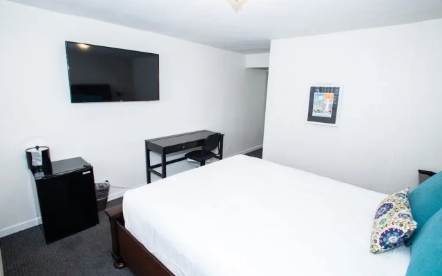 Magnolia Tree Hotel - Near Anaheim Convention Center