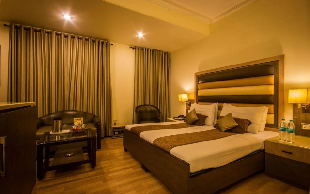 The Sun Court  Yatri