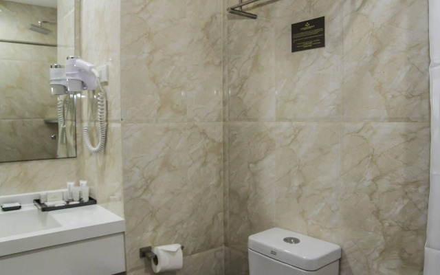 Golden Prince Hotel and Suites