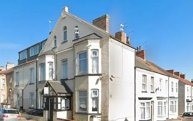 OYO Tudor Lodge - Redcar Beach