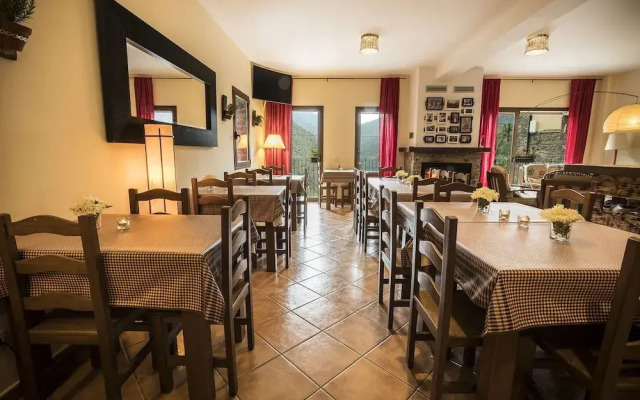 Abadia De Montenartro Hostel