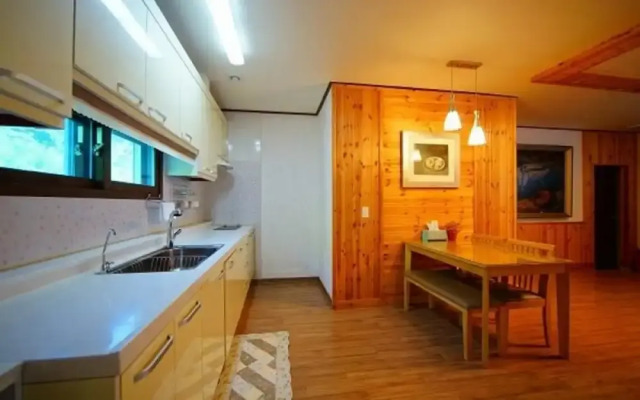 Buan Pumaneseohaebada Pension