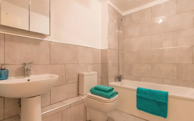 Shay's City Apartment @ The Mailbox