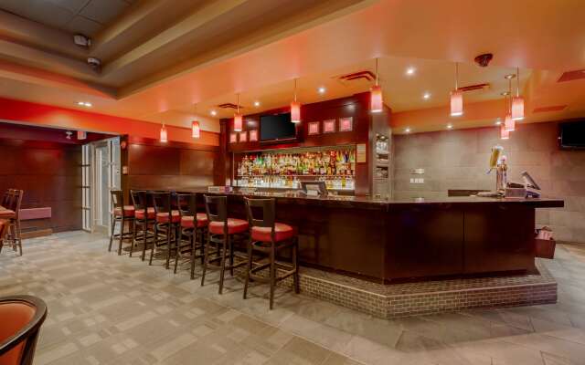 Best Western Premier Denham Inn & Suites