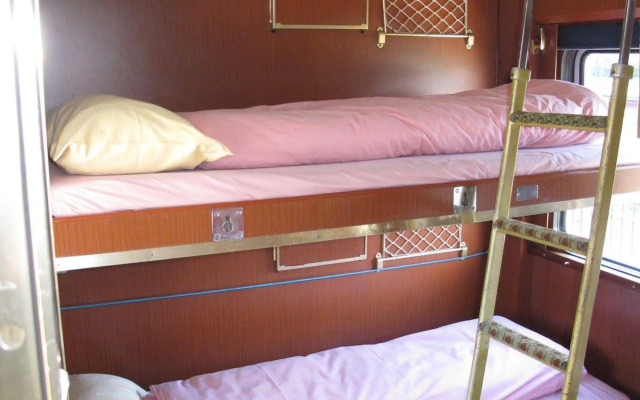 Train Lodge Amsterdam - Hostel