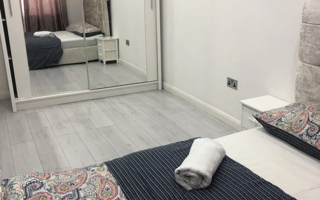Nice 2 Bed Independent Annex in High Wycombe