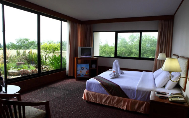 Wattana Park Hotel