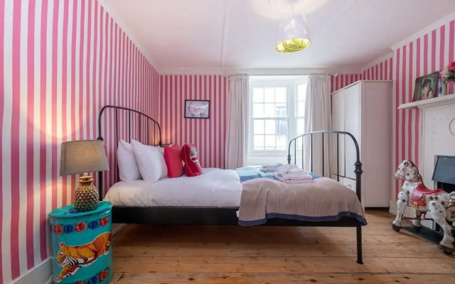 Host Stay George Street Townhouse