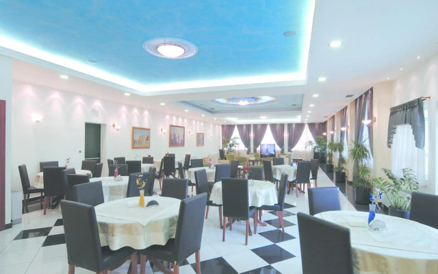 Hotel Platon