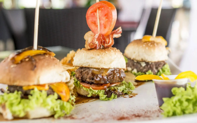 Paradise Beach Hotel & Resort