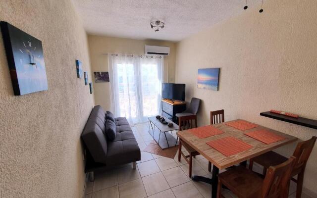 Poseidon 51 - Beachfront Two Bedroom Apartment