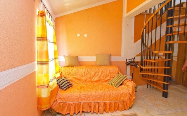 Apartments Orange 709