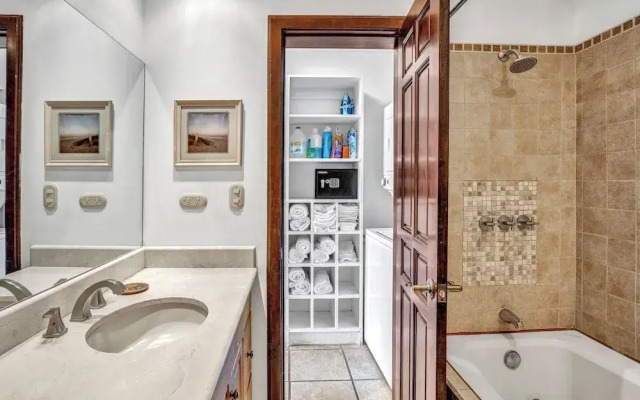Sunset Heights 301