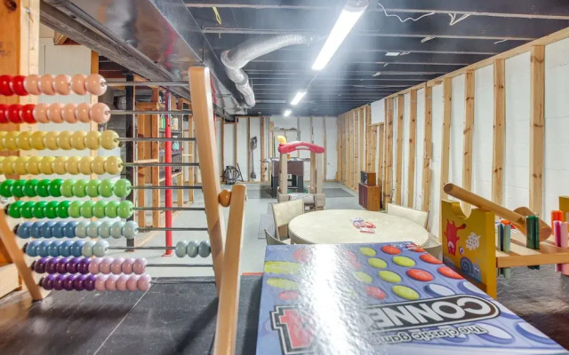 Pet-friendly Hiawatha Retreat w/ Private Yard!