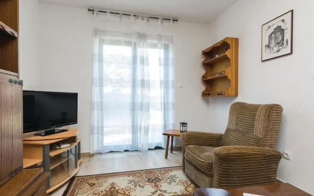 Nice Home in Privlaka With 2 Bedrooms and Wifi