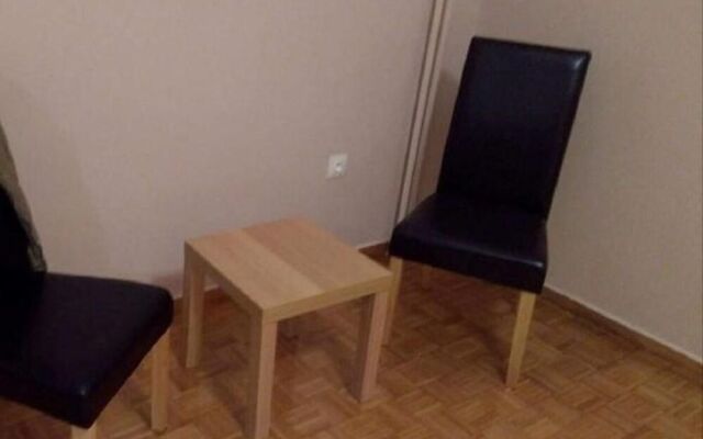 Spacious Apartment in Vironas