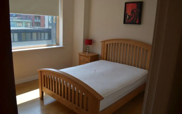 Hanover Wharf Apartment