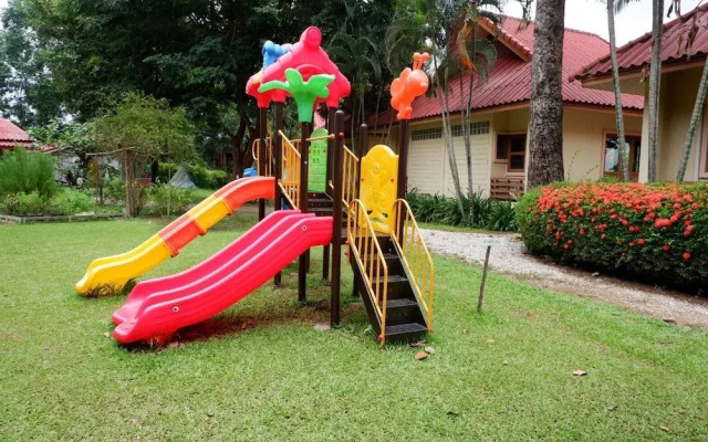 Uthai River Lake Resort