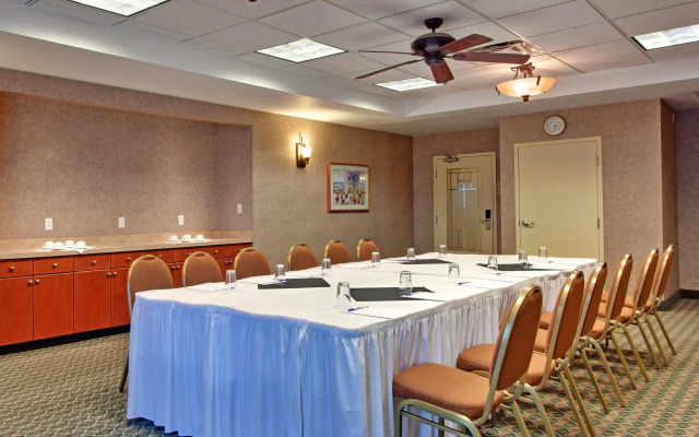 Holiday Inn Express & Suites Medicine Hat Transcanada Hwy 1 by IHG