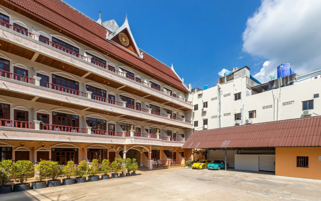 Tony Resort