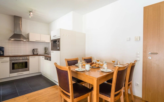 Cozy Apartment in Rauris near Forest