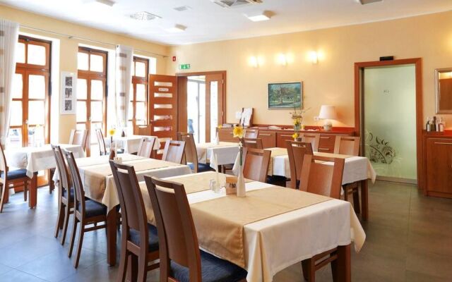 Hotel and guest house Triglav Dobrna