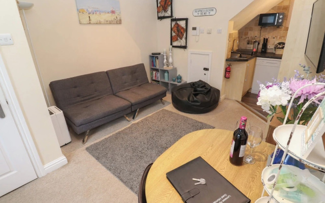 5 Lyonesse Apartments