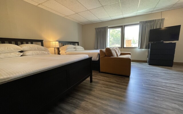 Boulder Twin Lakes Inn