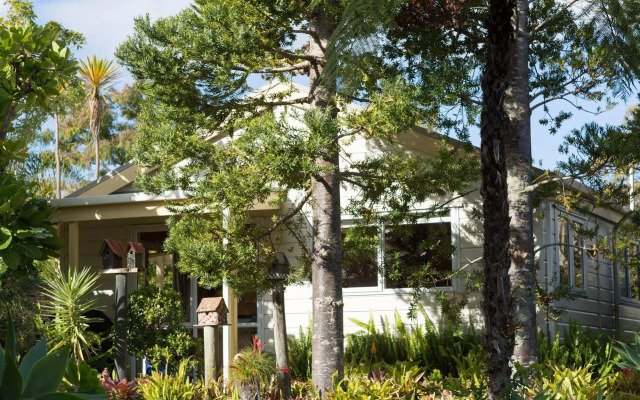 Tatahi Lodge Beach Resort