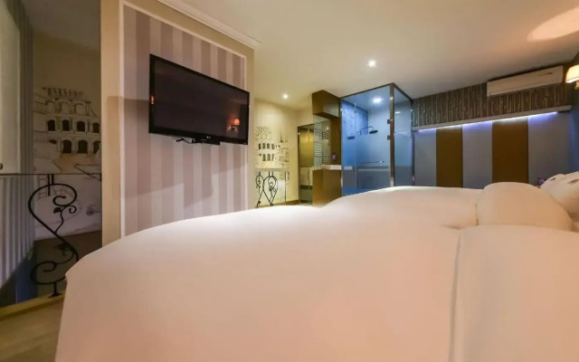 Zara Hotel